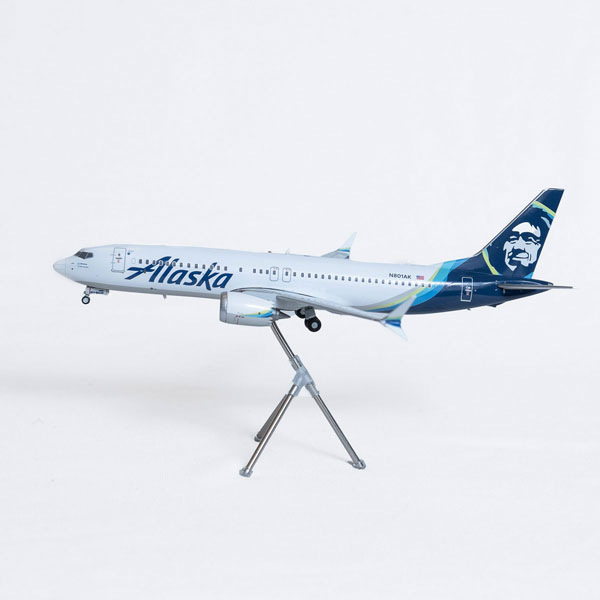 1/200 Scale Gemini 737 Max 8 Standard Livery