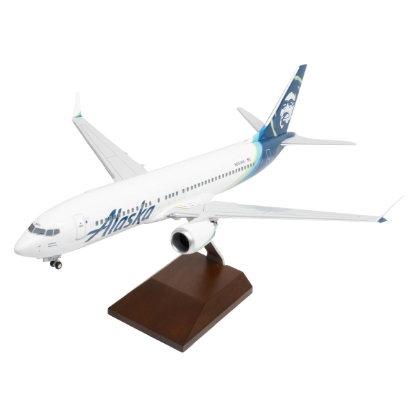 1/100 Scale Skymarks 737-8 Max Standard Livery